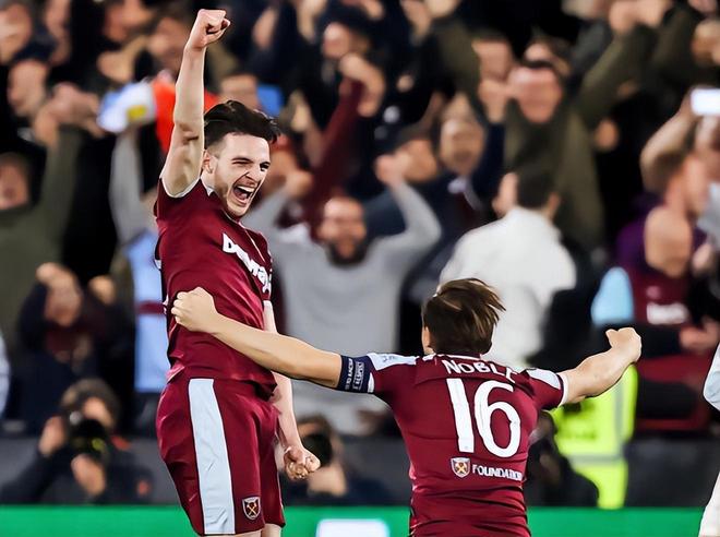 为什么主审会在比赛进行中频繁更换比赛用球以确保比赛的公平